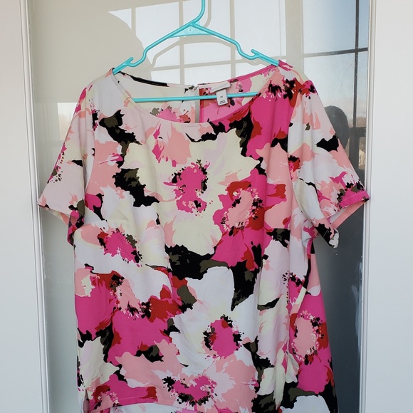 Ava & Viv Tops - Ava & Viv floral top